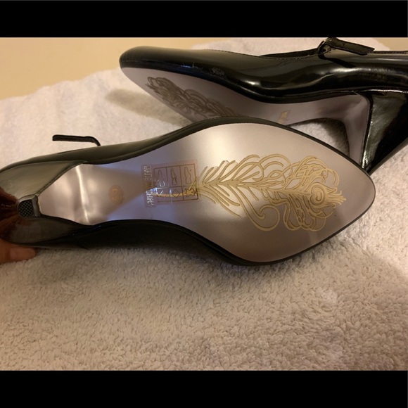 Shoes - Picture 4 of 5